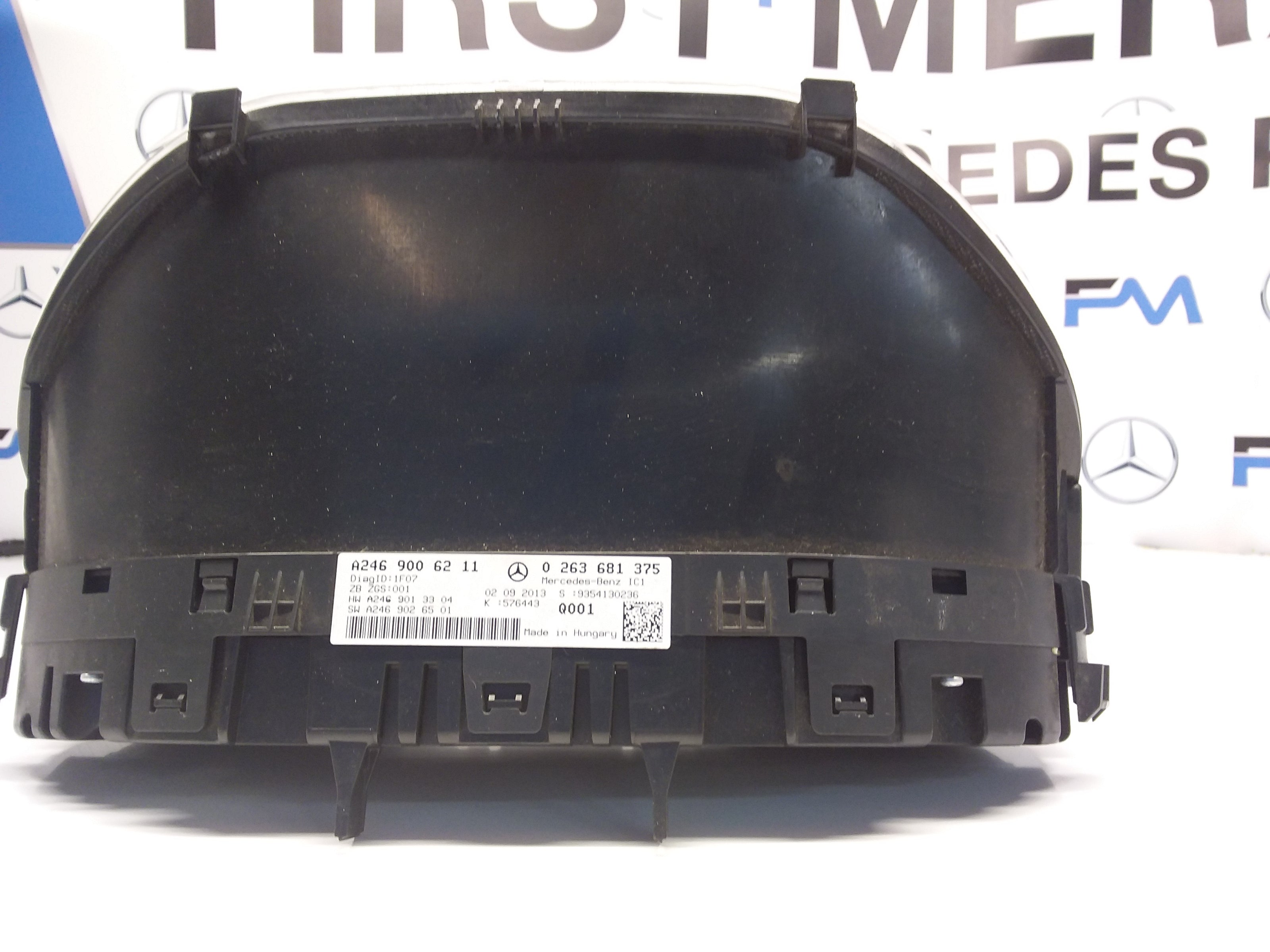 Mercedes B-CLASS Speedometer INSTRUMENT CLUSTER W246 A2469006211 FM002 2013-2018