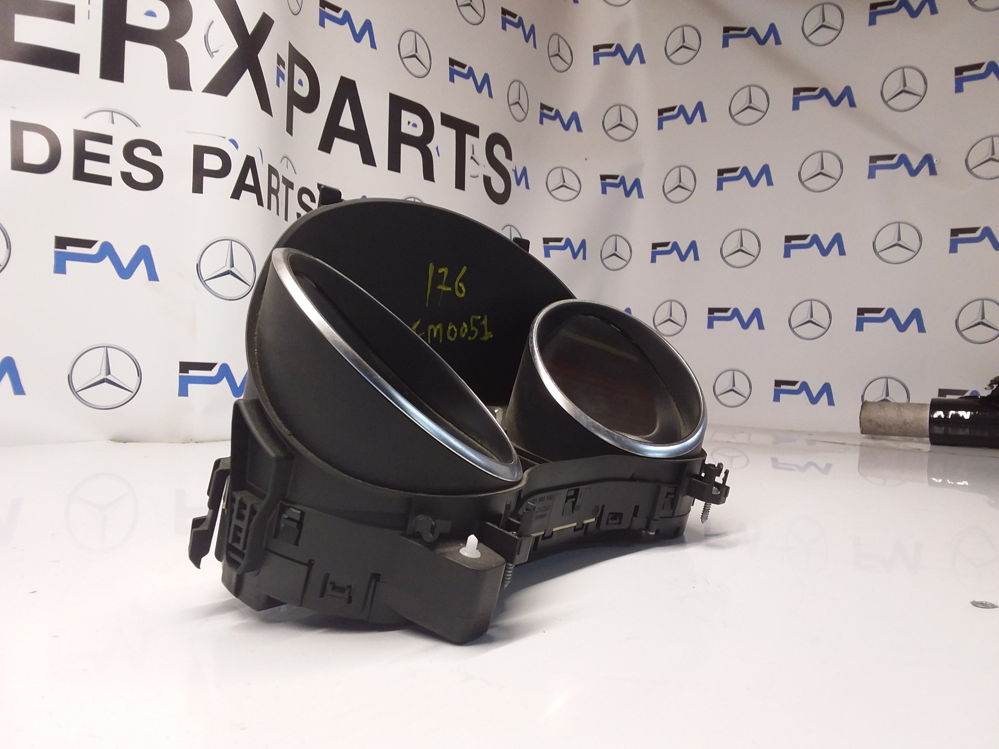 MERCEDES A-CLASS SPEEDOMETER INSTRUMENT  CLUSTER W176 A1769000904 FM0051 2016