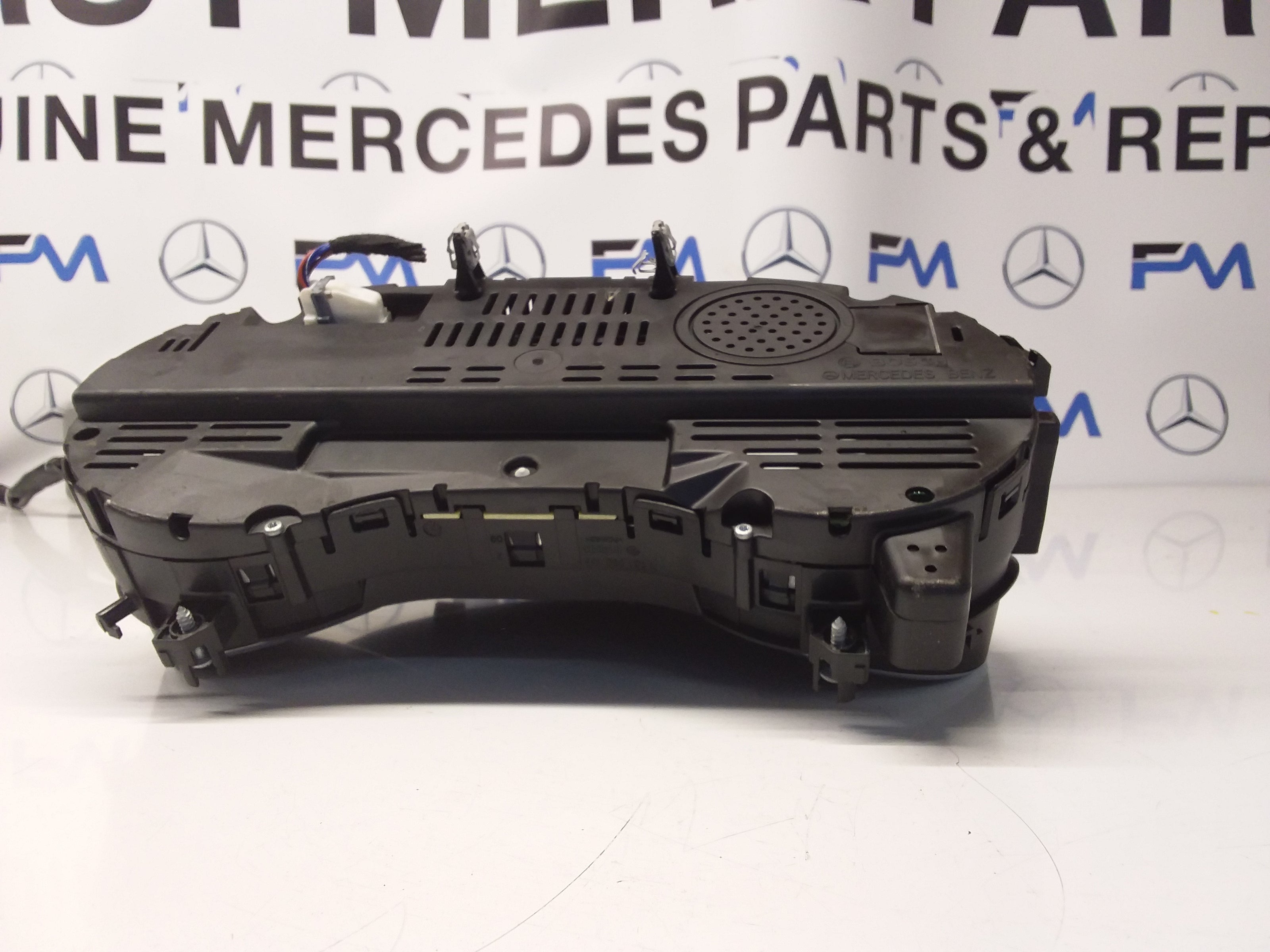 MERCEDES A-CLASS SPEEDOMETER INSTRUMENT  CLUSTER W176 A1769000904 FM0051 2016