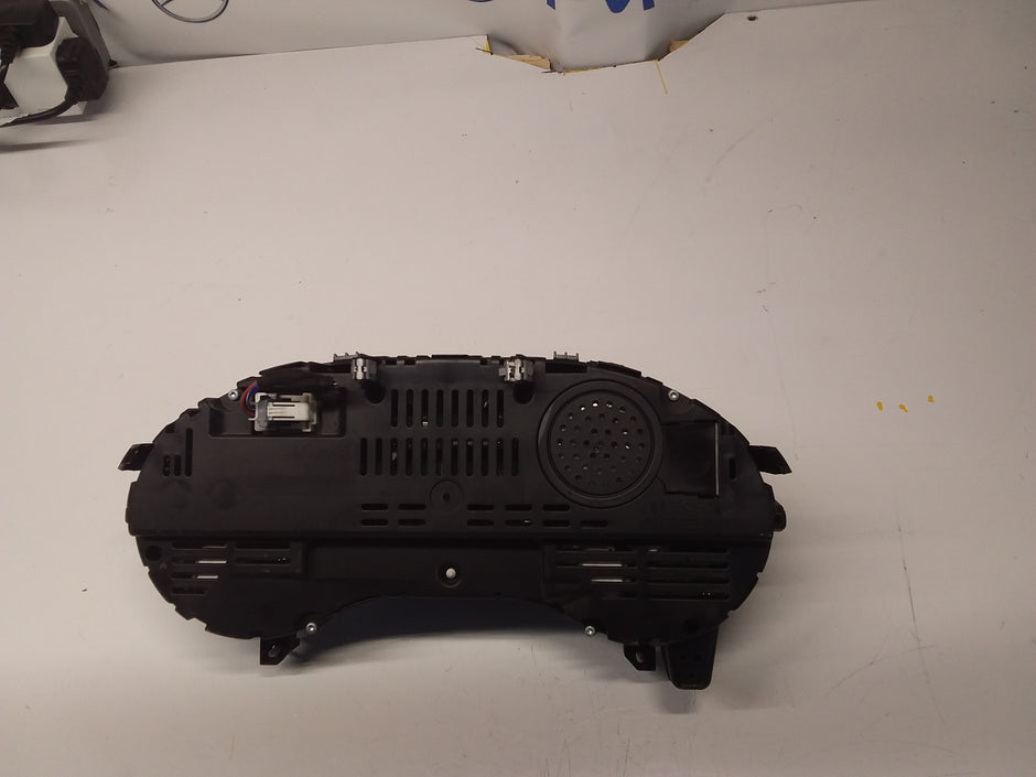 MERCEDES A-CLASS SPEEDOMETER INSTRUMENT  CLUSTER W176 A1769000904 FM0051 2016