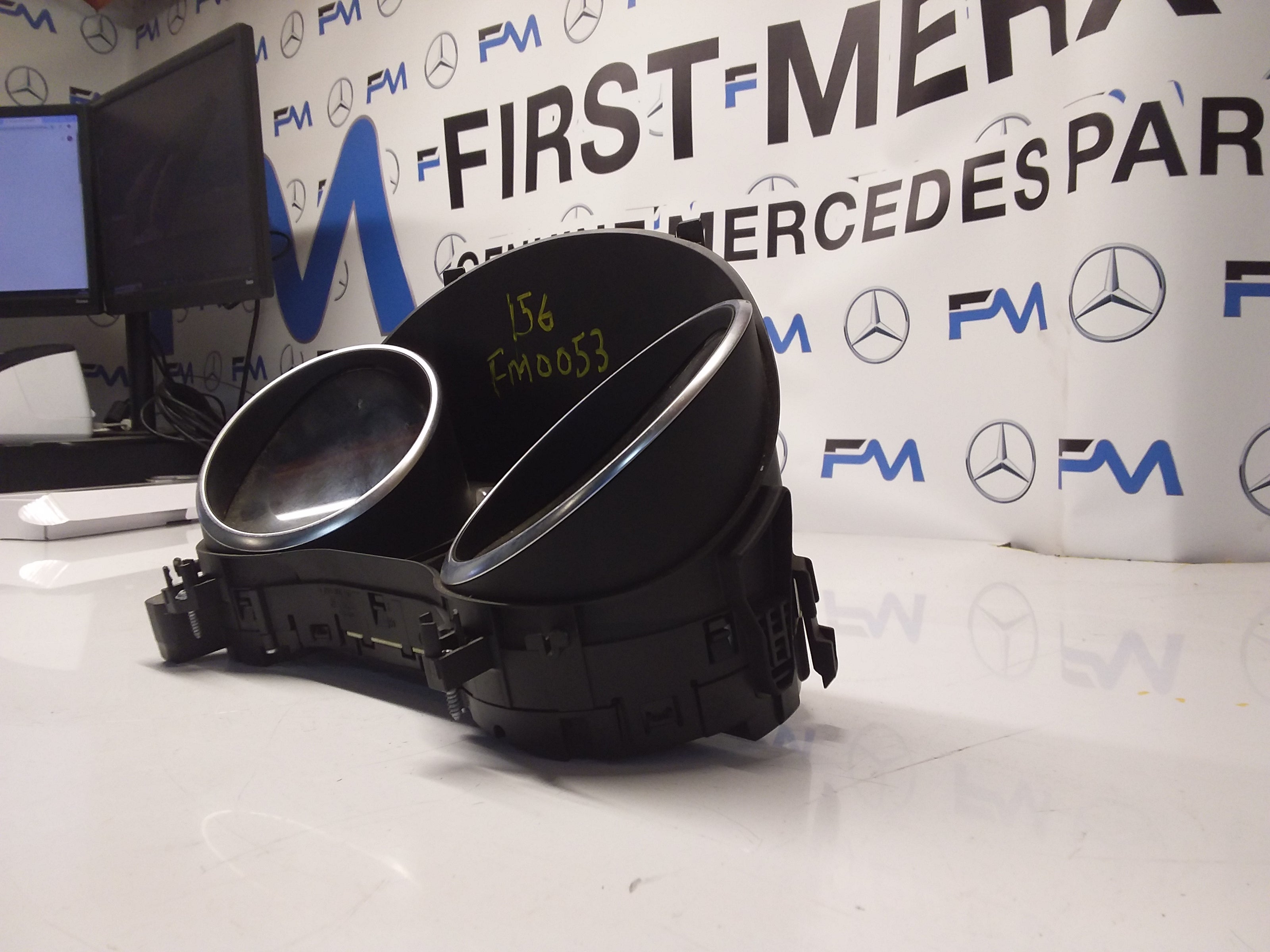 MERCEDES GLA SPEEDOMETER INSTRUMENT CLUSTER W156 A1569001404 FM0053 2019