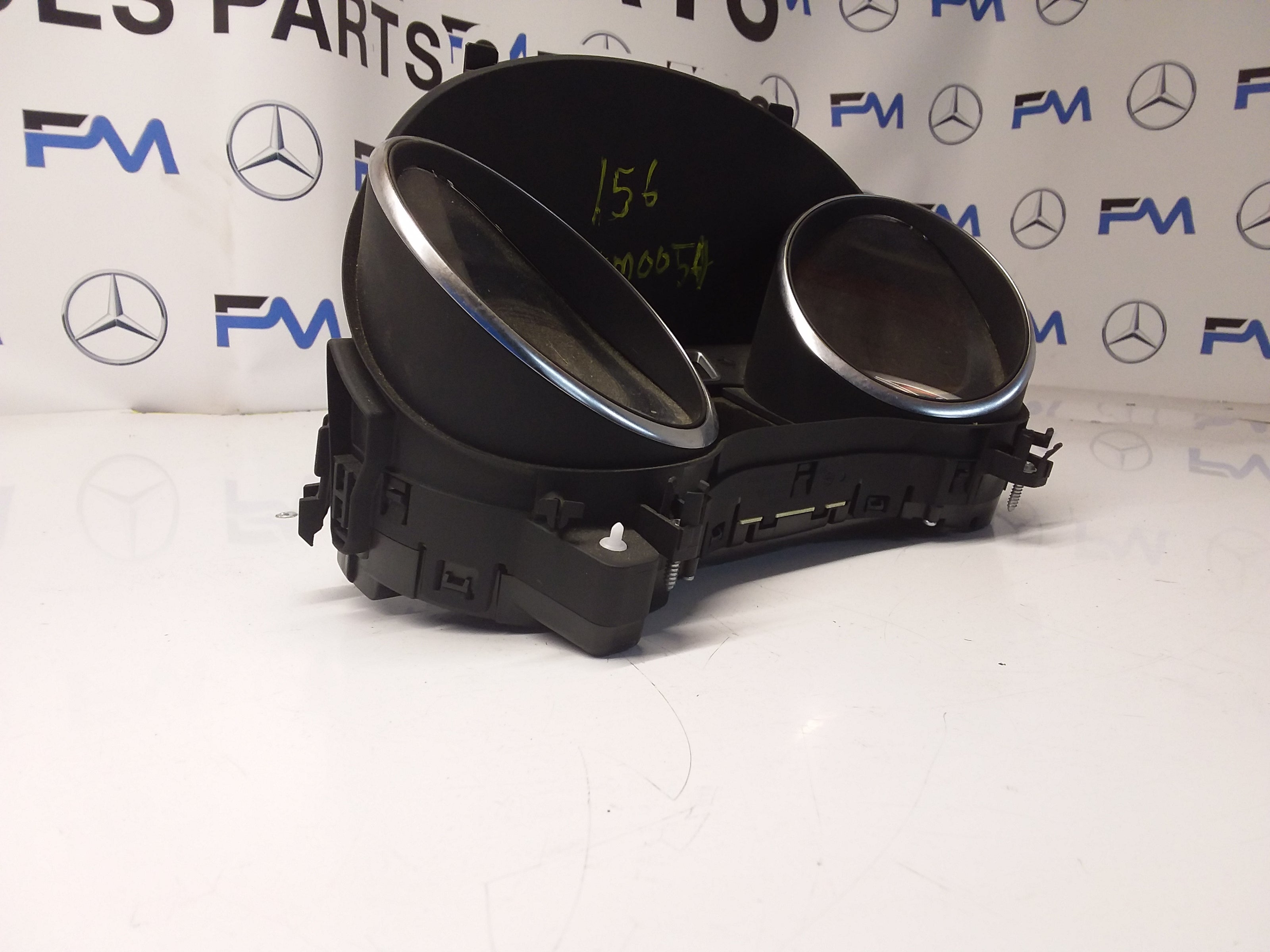 MERCEDES GLA SPEEDOMETER INSTRUMENT CLUSTER W156 A1569004601 FM0054 2014
