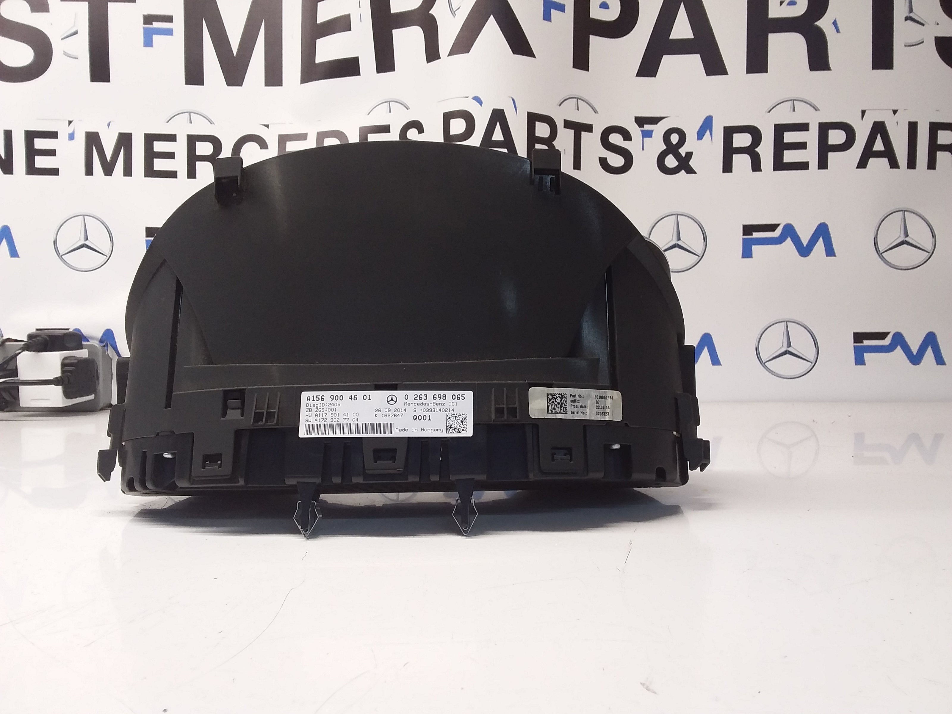 MERCEDES GLA SPEEDOMETER INSTRUMENT CLUSTER W156 A1569004601 FM0054 2014