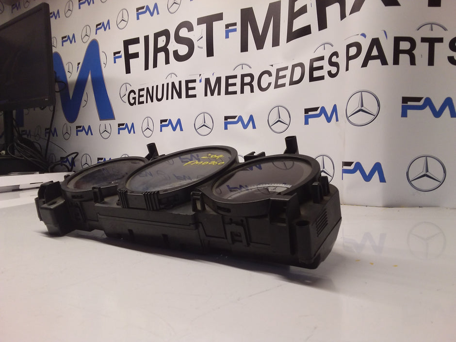 MERCEDES C-CLASS SPEEDOMETER INSTRUMENT CLUSTER W204 A2049004909 FM0060 2013