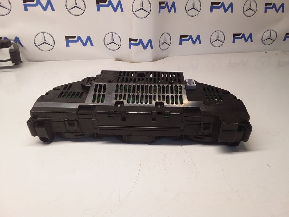MERCEDES C-CLASS SPEEDOMETER INSTRUMENT CLUSTER W204 A2049004909 FM0060 2013