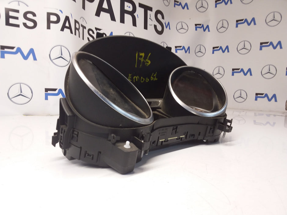 MERCEDES A-CLASS SPEEDOMETER INSTRUMENT CLUSTER W176 A17690008403 FM0061 2015