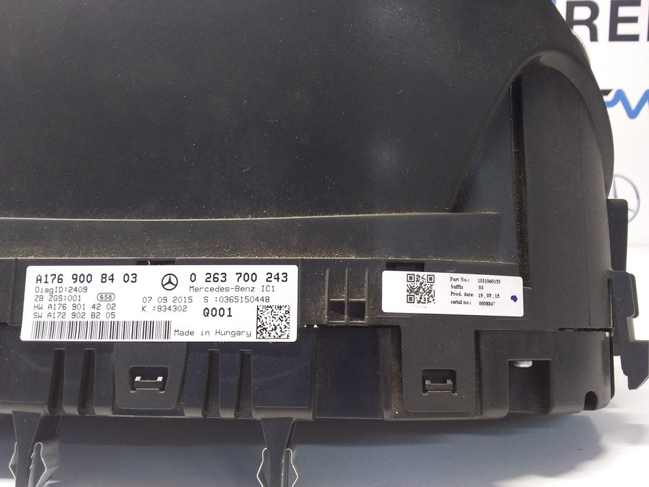 MERCEDES A-CLASS SPEEDOMETER INSTRUMENT CLUSTER W176 A17690008403 FM0061 2015