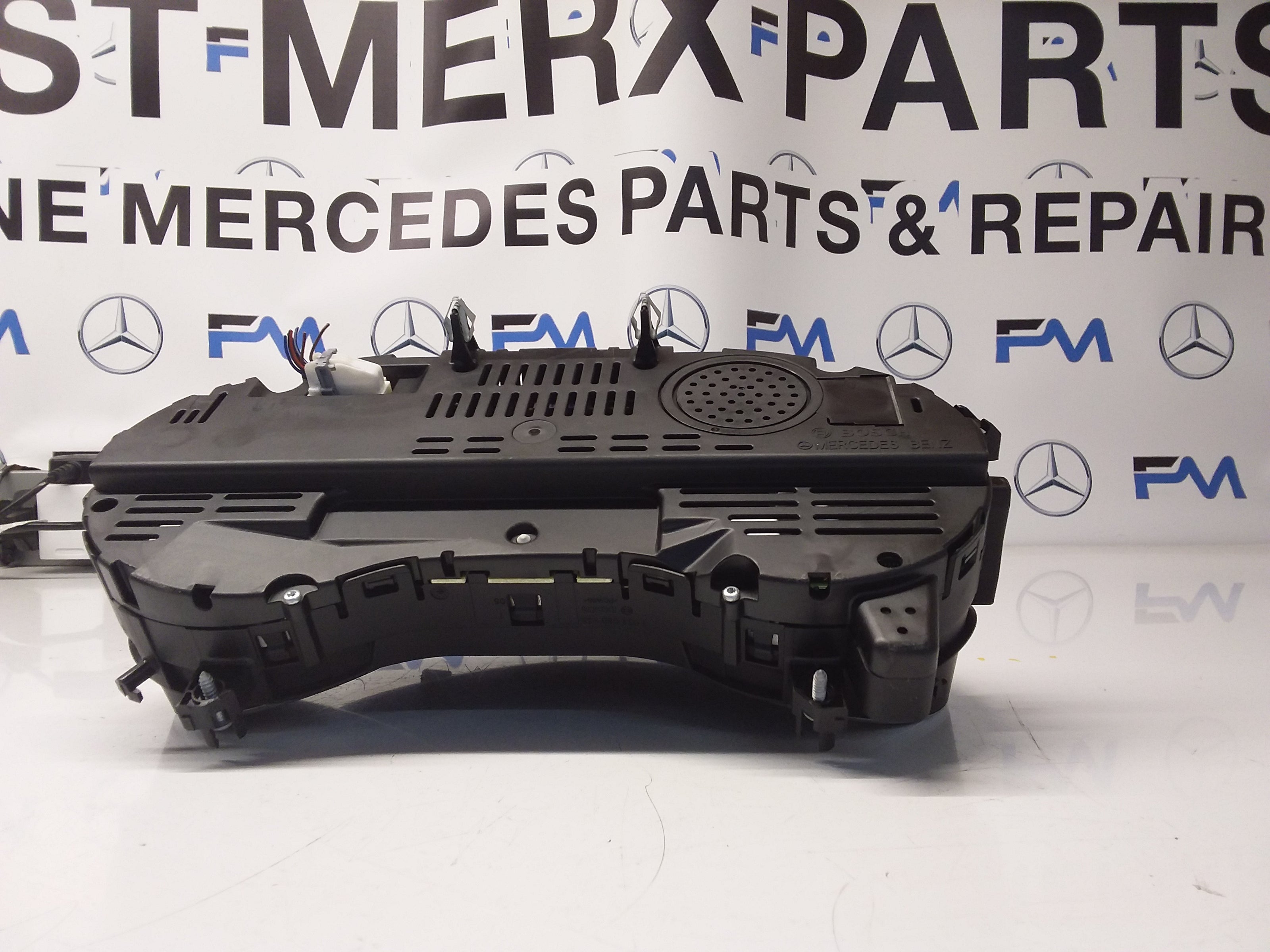 MERCEDES A-CLASS SPEEDOMETER INSTRUMENT CLUSTER W176 A17690008403 FM0061 2015