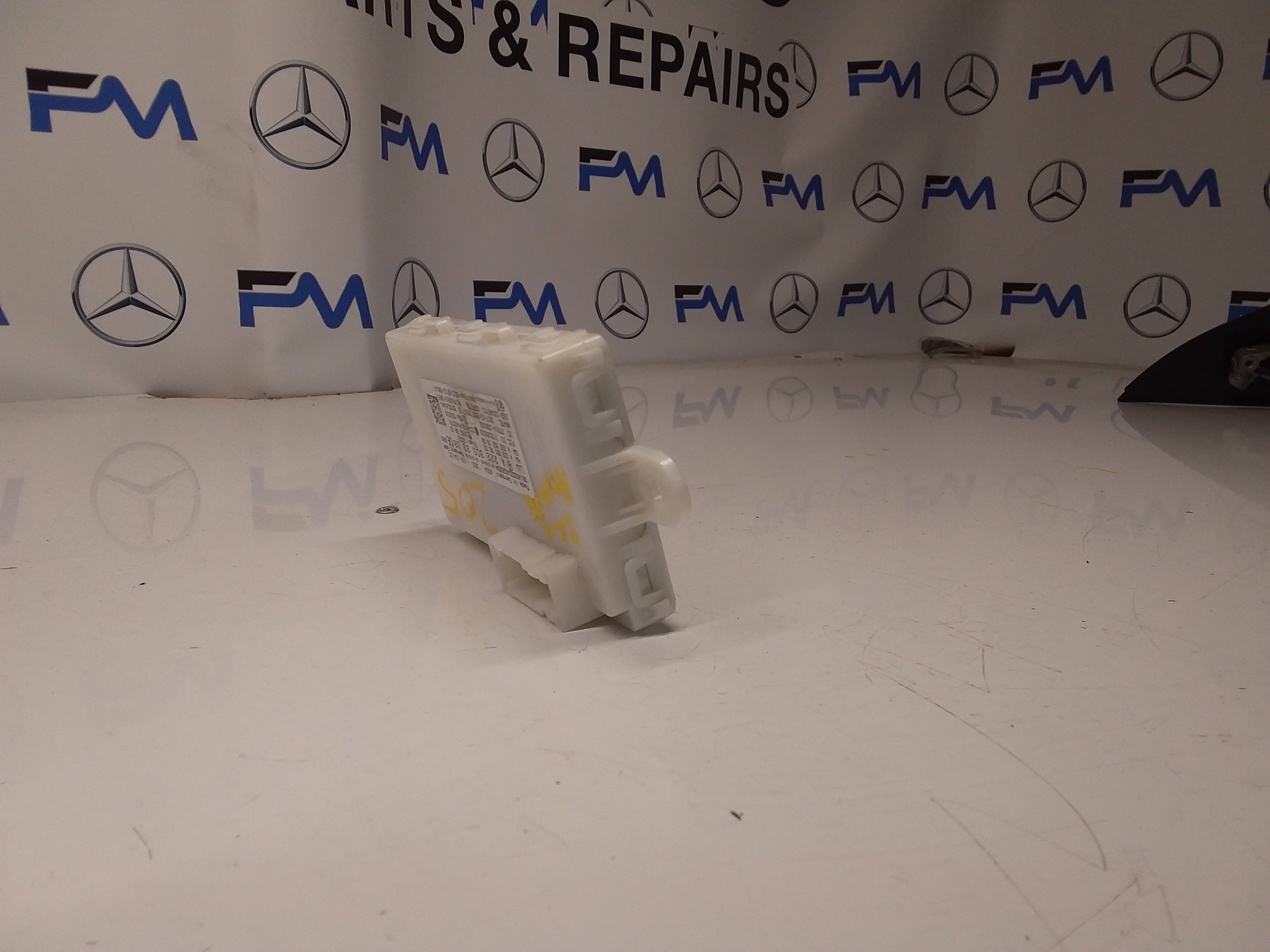 MERCEDES S-CLASS KEYLESS GO MODULE W222 A2229003308 FM0086