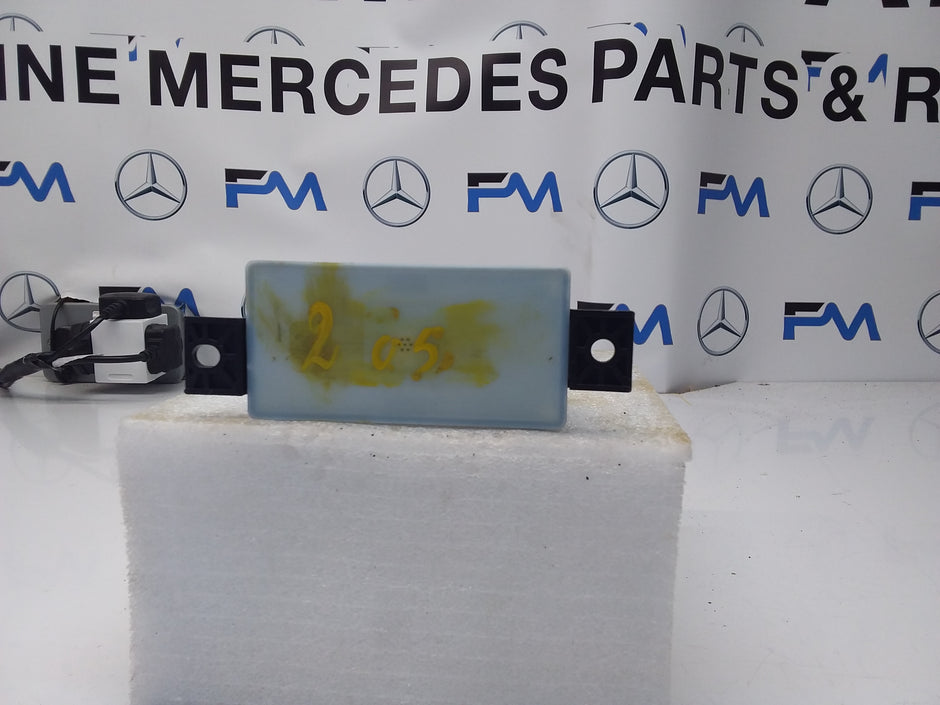 MERCEDES C-CLASS VOLTAGE CONVERTER AUXILIARY BATTERY W205 A2059053413 FM00125