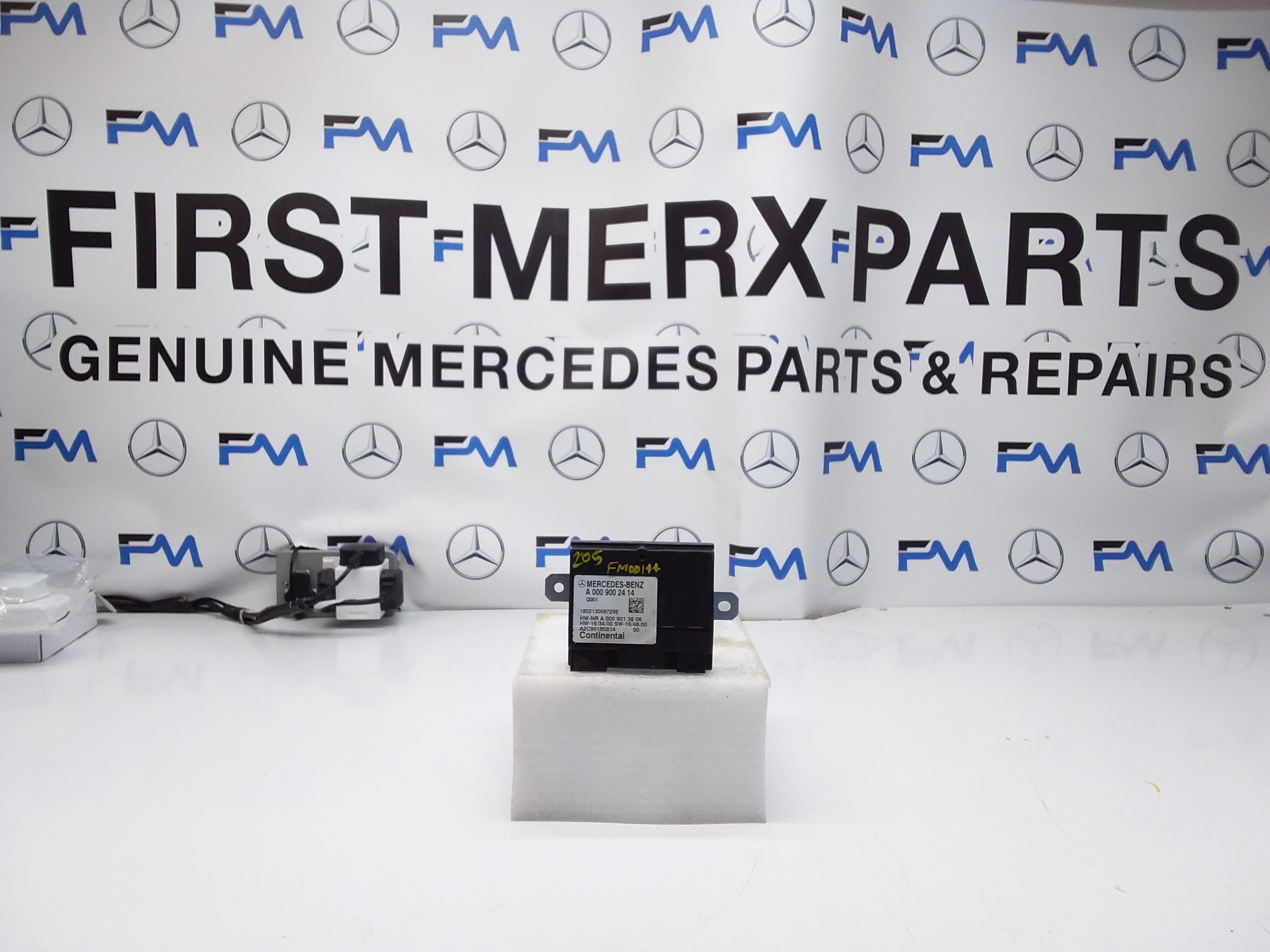 MERCEDES C-CLASS FUEL PUMP CONTROL MODULE W205 A0009002414 FM00144