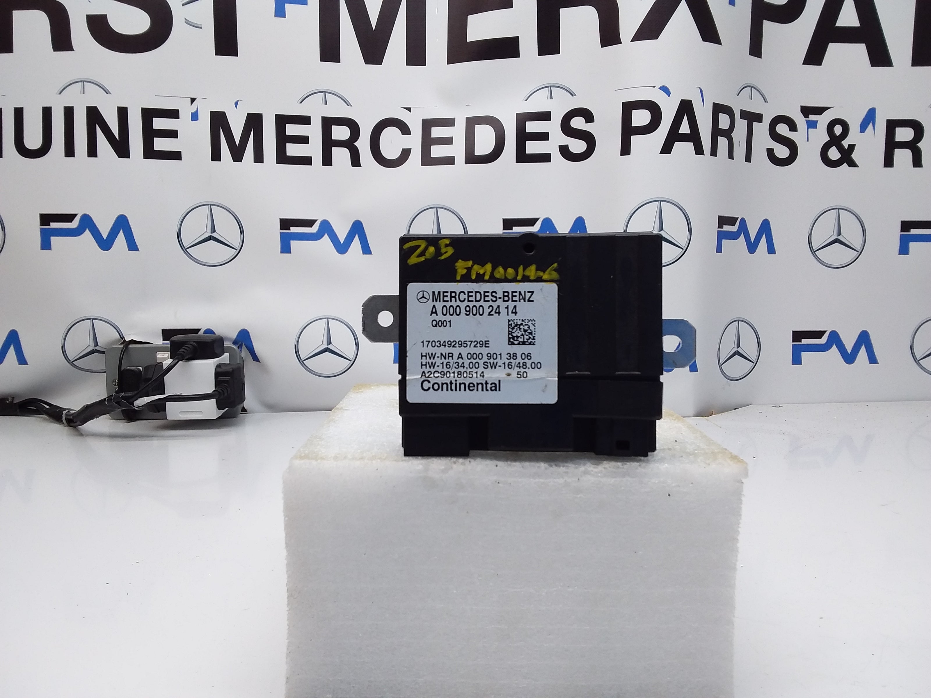 MERCEDES C-CLASS FUEL PUMP CONTROL MODULE W205 A0009002414 FM00146