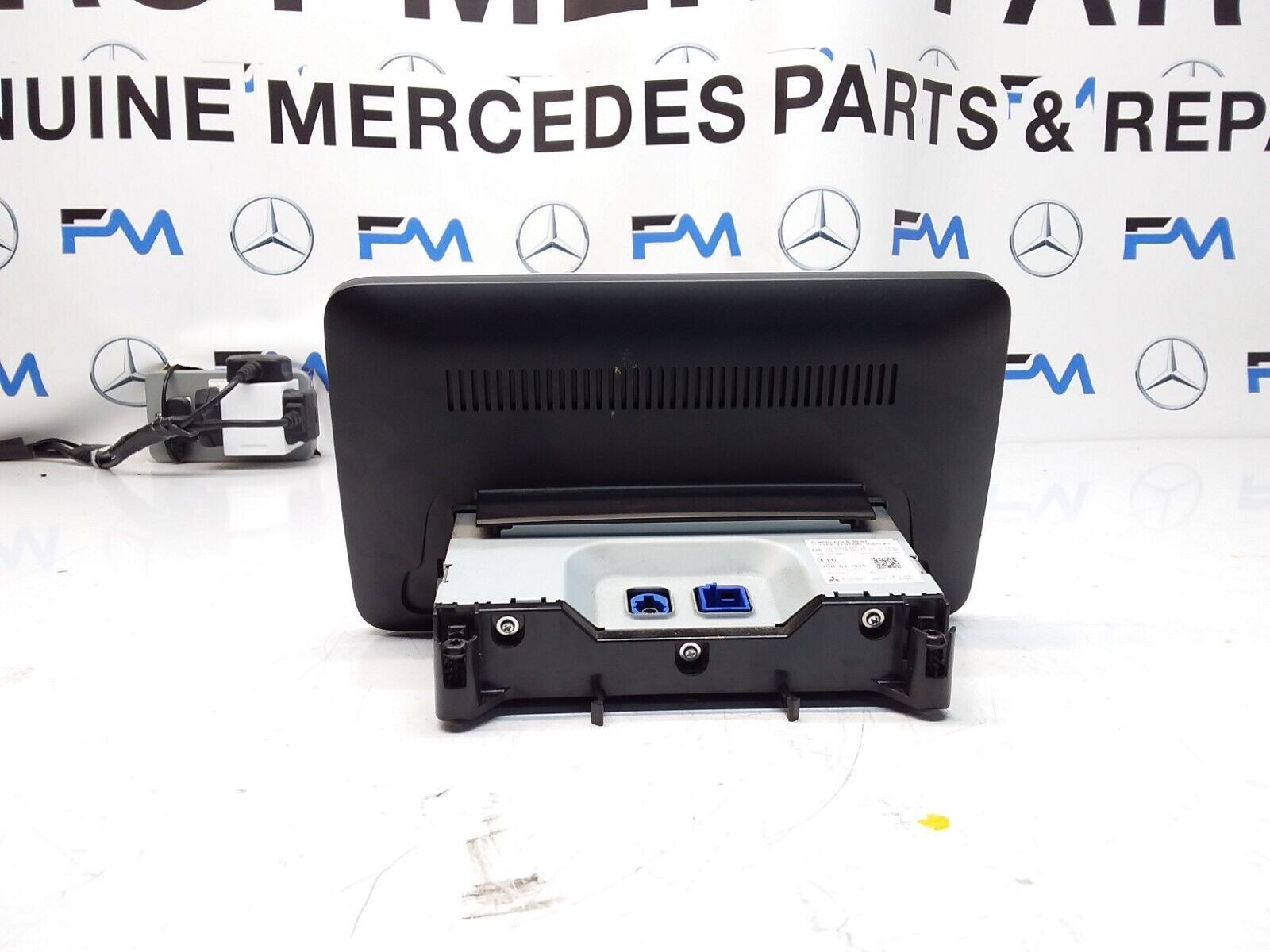 MERCEDES C-CLASS W205 2016 SAT NAV MULTIMEDIA SCREEN A2059002211 FM00658
