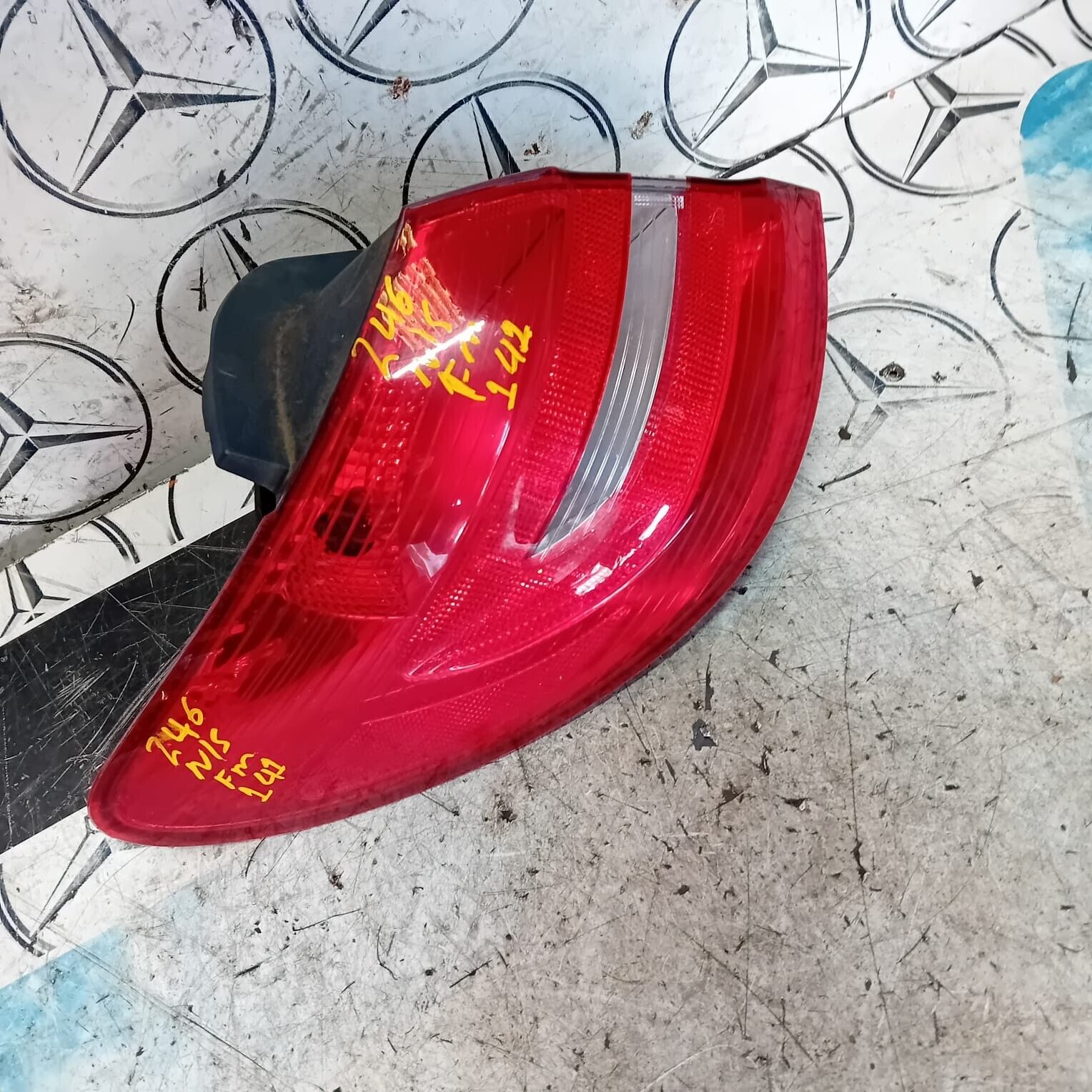 MERCEDES BENZ B-CLASS W246 PASSENGER SIDE REAR TAIL LIGHT