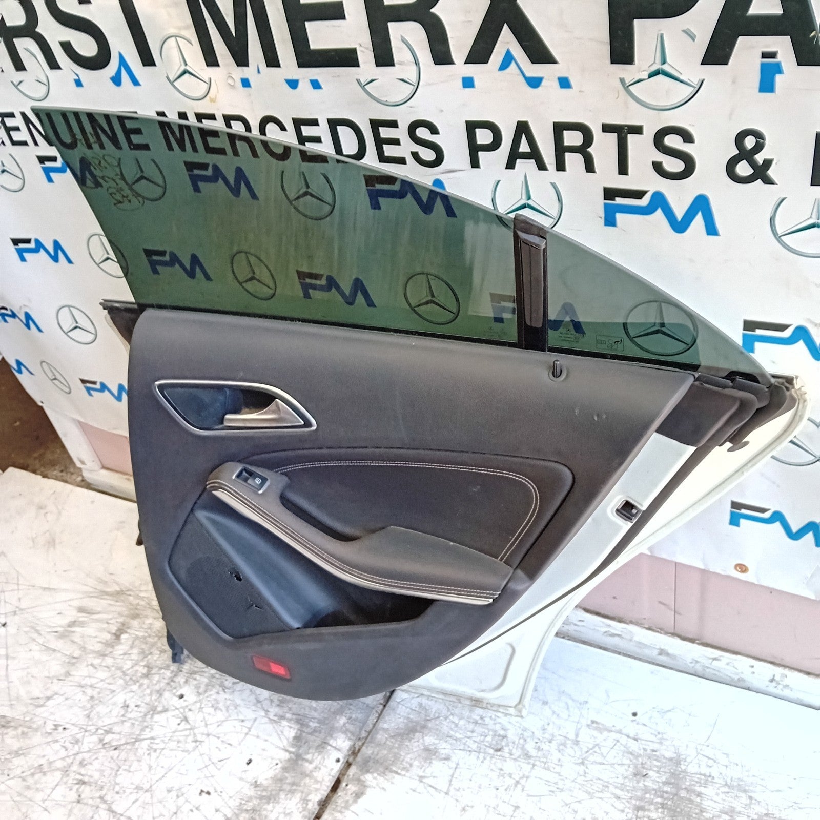 MERCEDES CLA W117 DRIVER REAR DOOR OSR WHITE 2014 COMPLETE FMD472