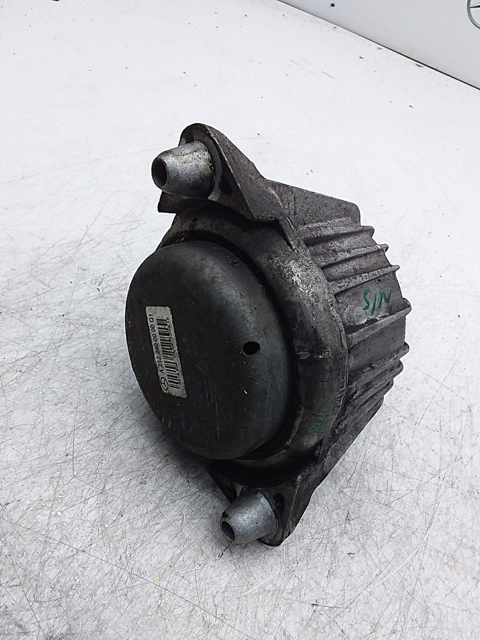 MERCEDES BENZ  E-CLASS  W212  ENGINE MOUNT LEFT NS A2122400000 FMR354