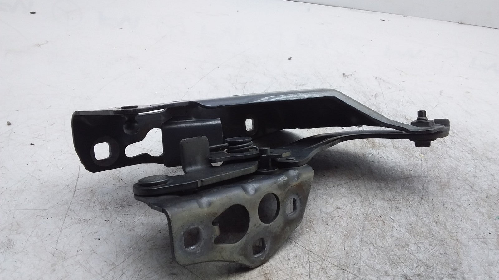 MERCEDES BENZ GLC W253 DRIVER SIDE BONNET HINGE A2538800228 FMR425