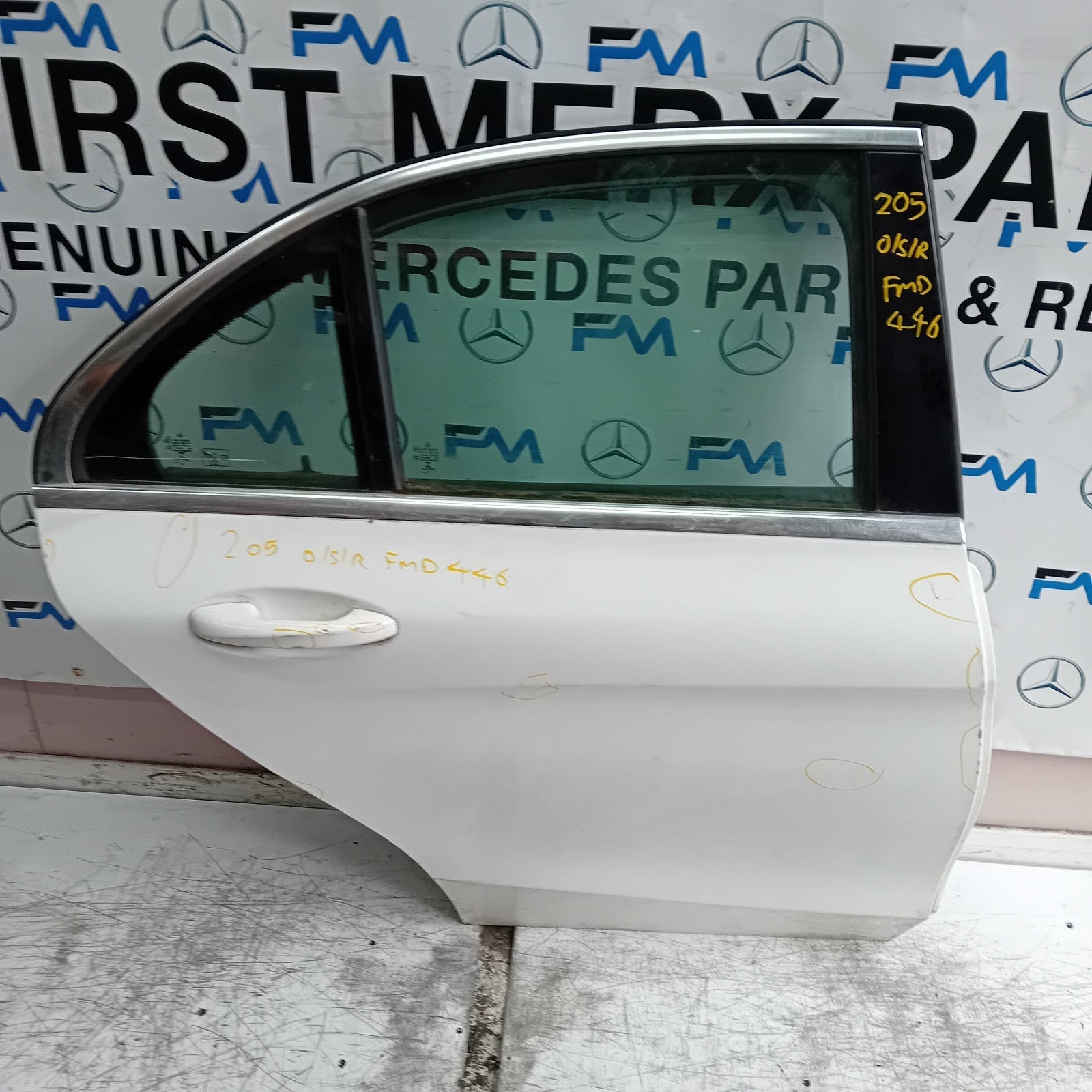 MERCEDES C-CLASS W205 DRIVER REAR DOOR OSR WHITE 2014 ON COMPLETE FMD446