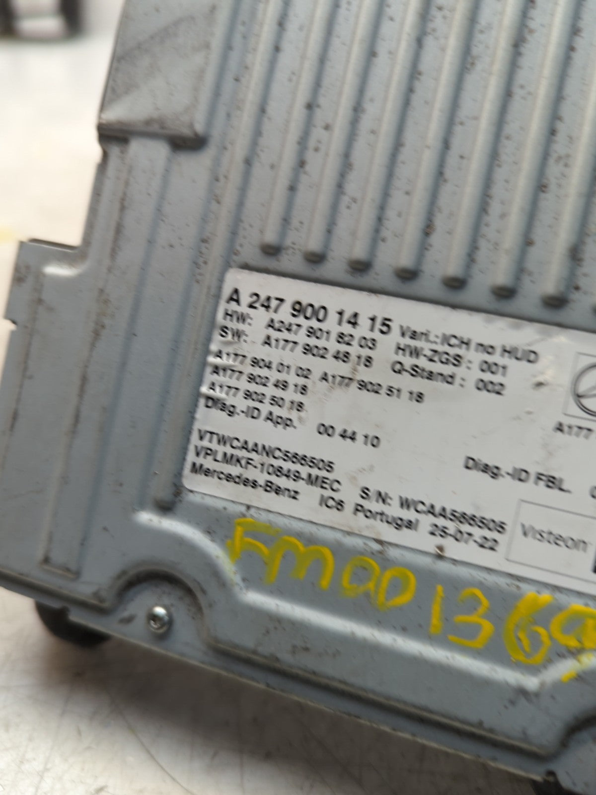 MERCEDES B-CLASS  INSTRUMENT CLUSTER CONTROL UNIT W247 A2479001415 FM001369