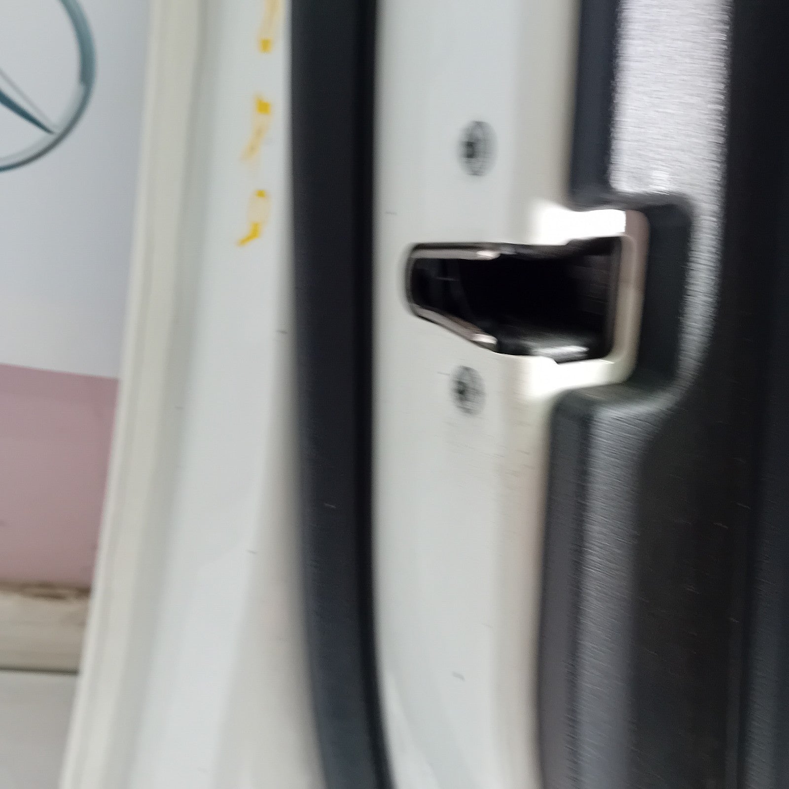 MERCEDES BENZ  A-CLASS W177 PASSENGER SIDE FRONT DOOR N/S/F COMPLETE WHITE FMD49