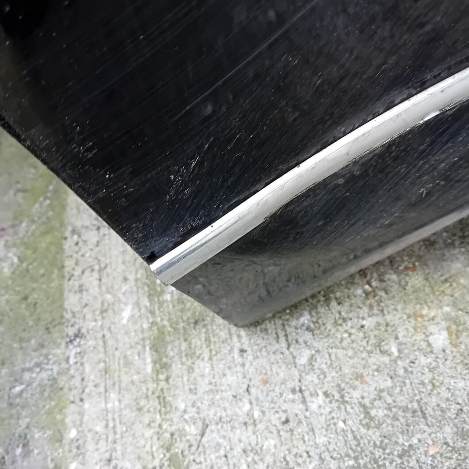 MERCEDES BENZ E-CLASS W212 DRIVER SIDE FRONT DOOR ( OFF SIDE FRONT )