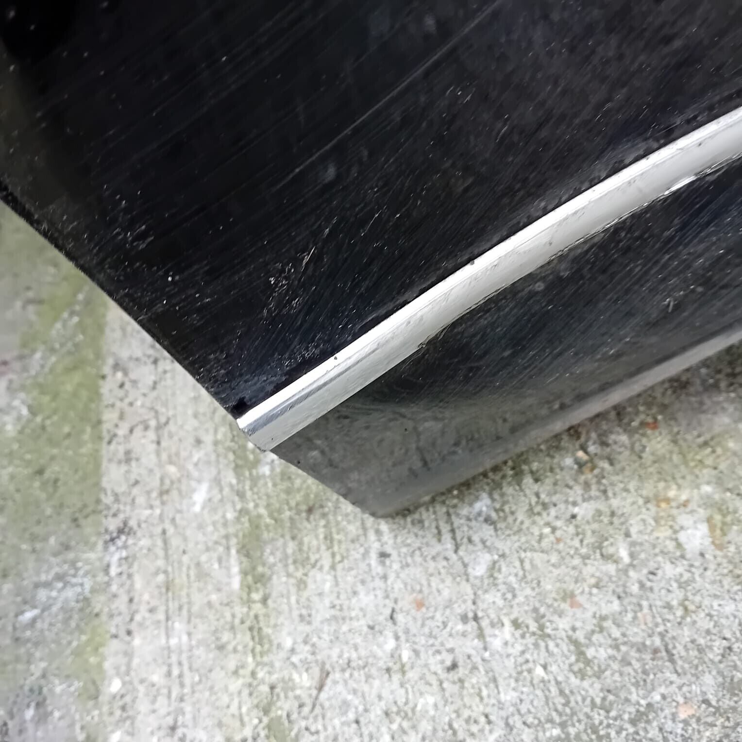 MERCEDES BENZ E-CLASS W212 DRIVER SIDE FRONT DOOR ( OFF SIDE FRONT )
