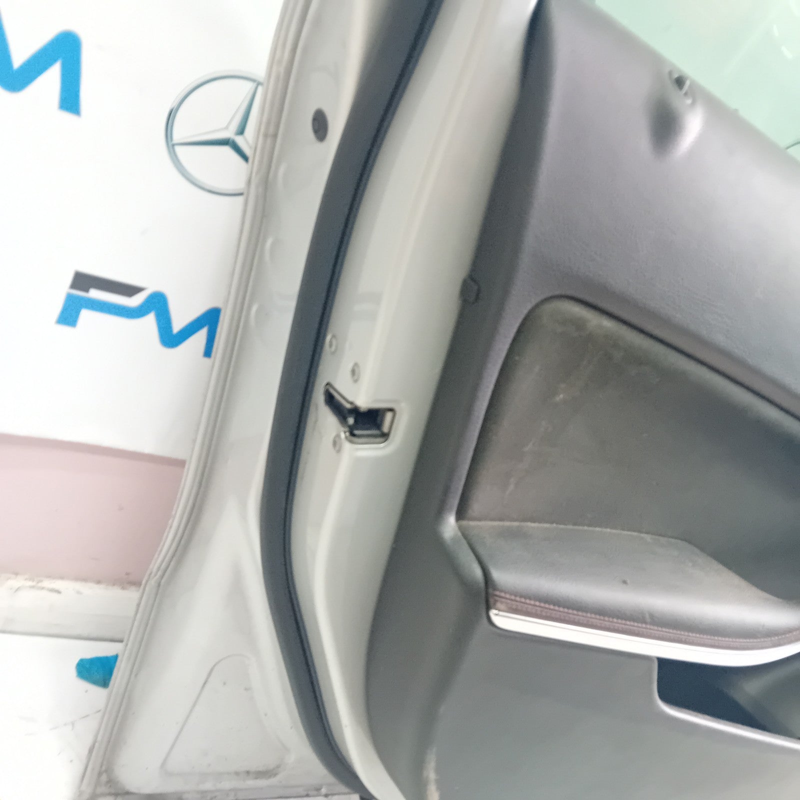 MERCEDES A-CLASS W176 PASSENGER FRONT DOOR N/S/F SILVER 2012-18 COMPLETE FMD157