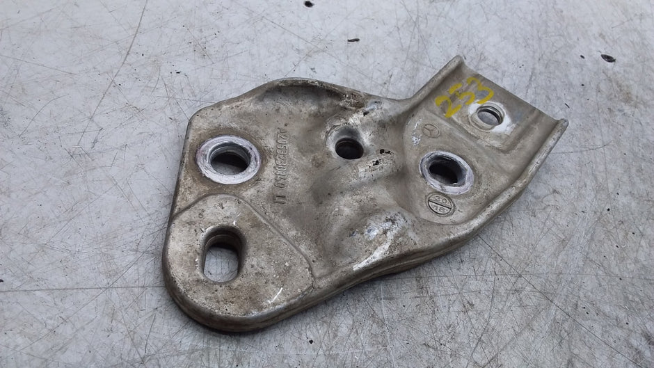MERCEDES  C-CLASS W205 FRONT LEFT SUBFRAME MOUNTING BRACKET A2053230140 FMR428