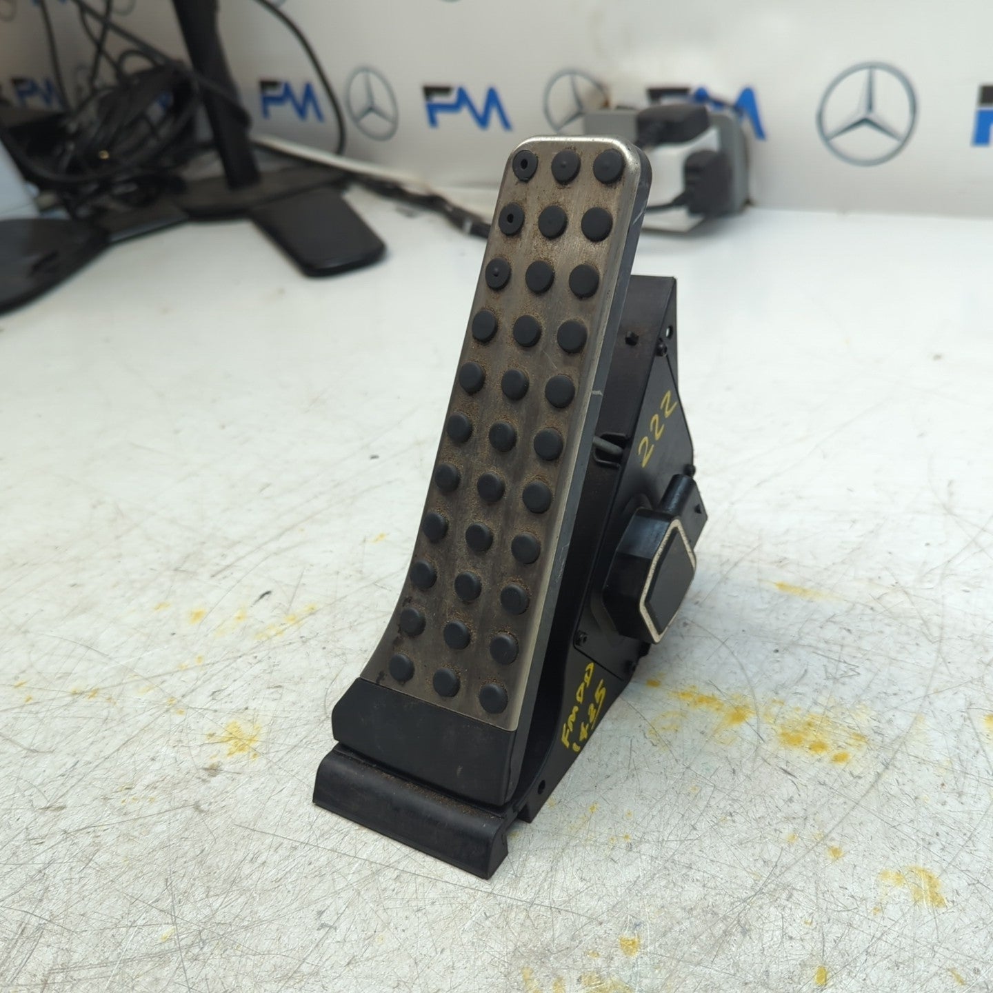 MERCEDES S CLASS W222 ACCELERATOR THROTLE PEDAL A2223001100 FM001425