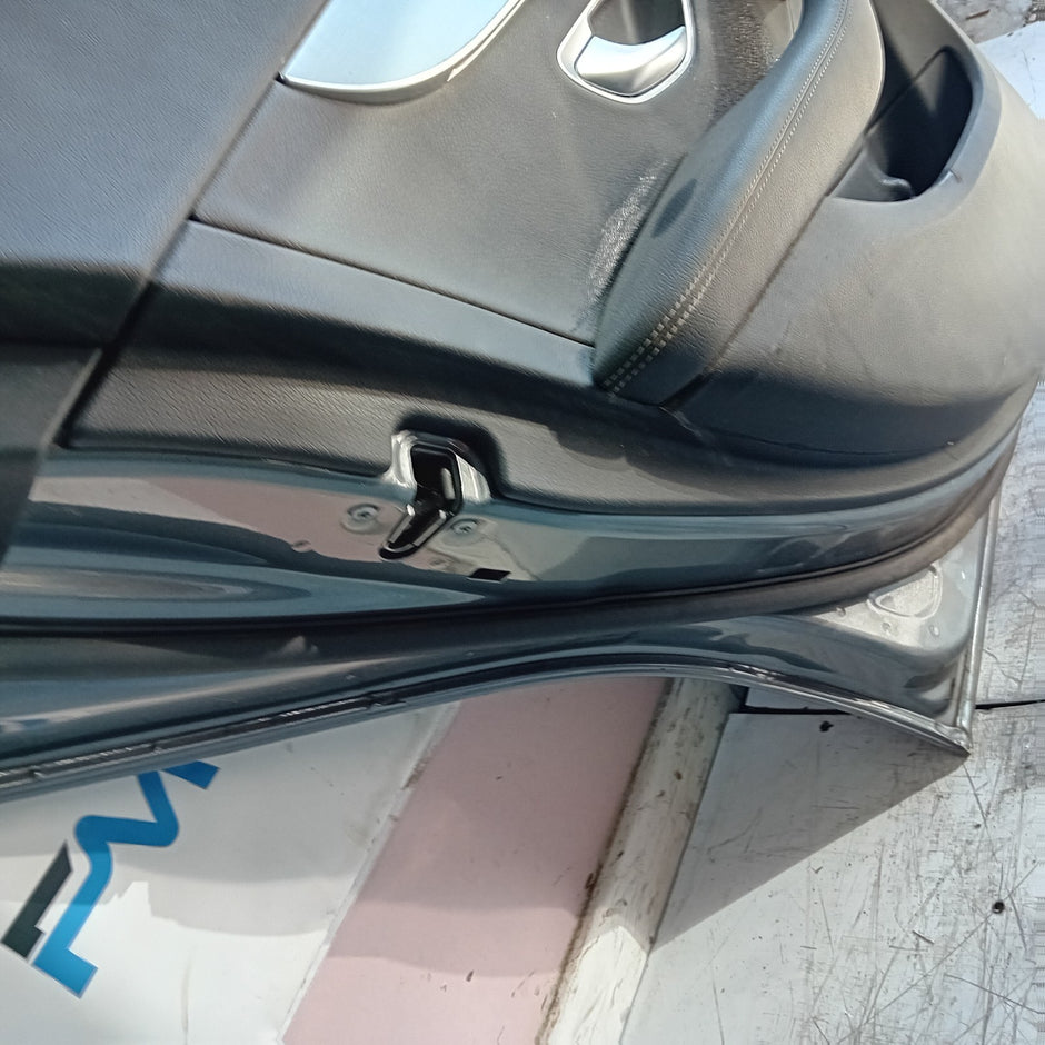MERCEDES C-CLASS W205 PASSENGER REAR DOOR NSR GREY 2016 COMPLETE FMD484
