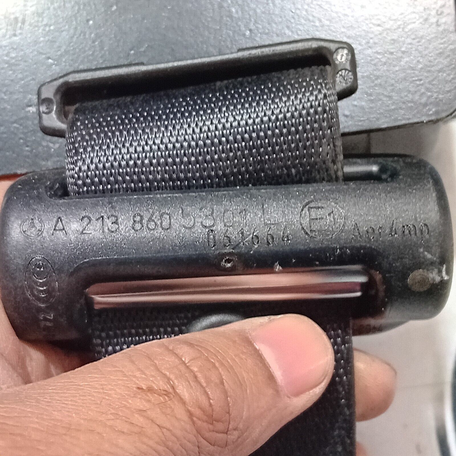 MERCEDES BENZ E-CLASS W213 LEFT PASSENGER SIDE REAR SEAT BELT A2138605301 2016