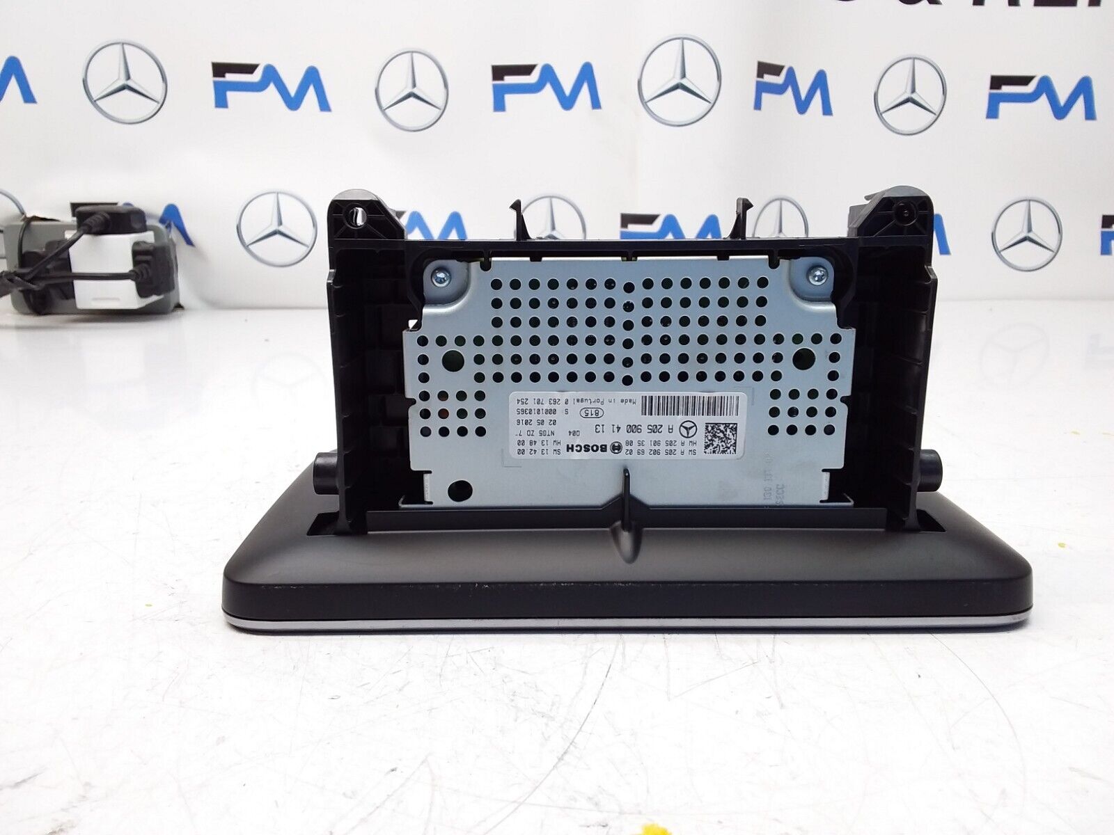 MERCEDES C-CLASS W205 2016 SAT NAV MULTIMEDIA SCREEN A2059004113 FM00675