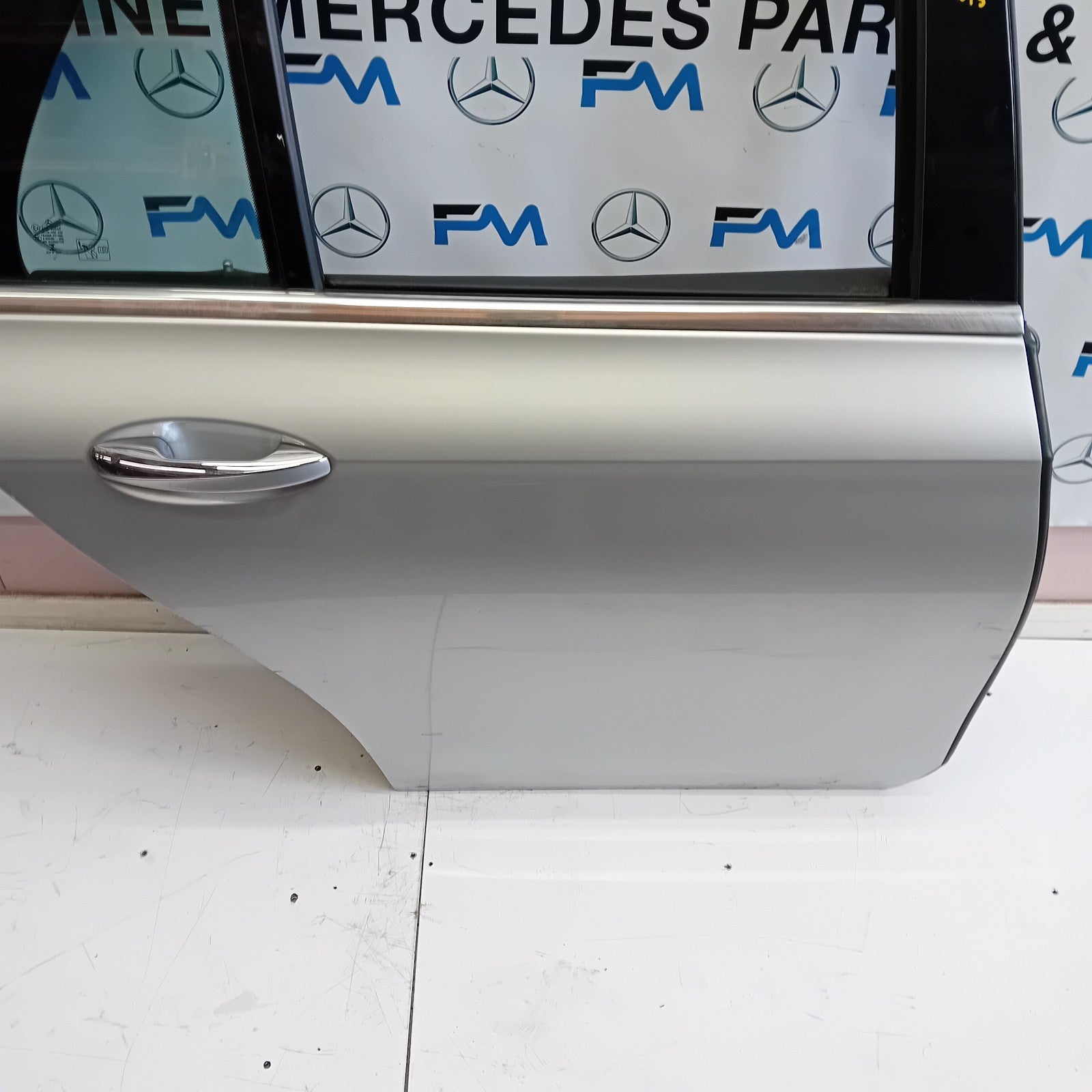MERCEDES BENZ E-CLASS W213 DRIVER SIDE REAR DOOR ( OFF SIDE REAR ) FM013