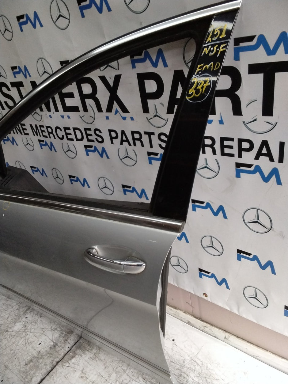 MERCEDES R-CLASS W251 PASSENGER FRONT DOOR NSF SILVER 2005-12 COMPLETE FMD337