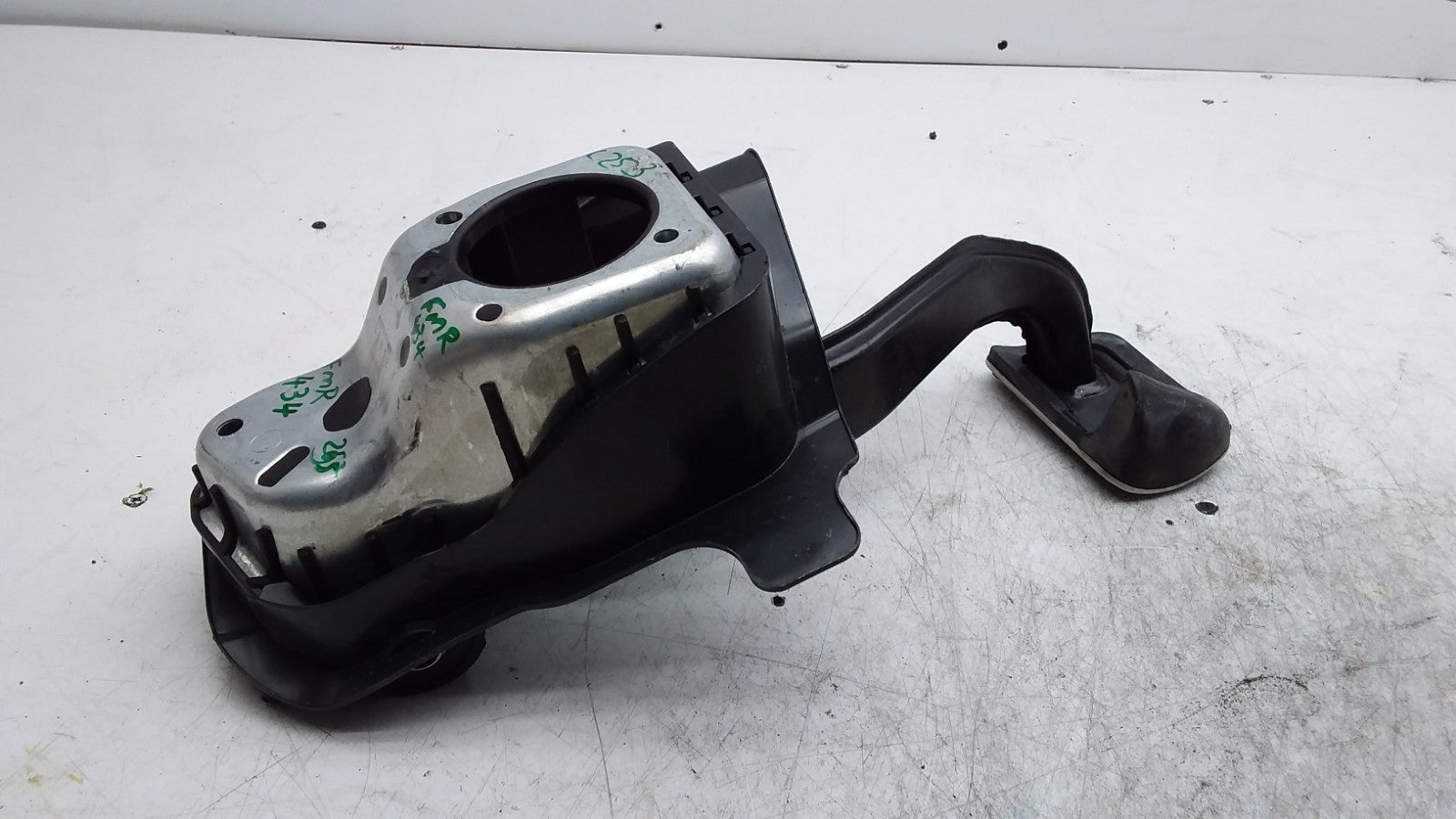 MERCEDES BENZ  C-CLASS W205 AMG BRAKE PEDAL SYSTEM A2052920107 FMR434