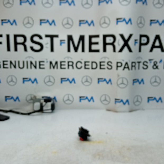 MERCEDES BENZ FUEL FILLER FLAP LOCKING MOTOR A0008207703 FM001331