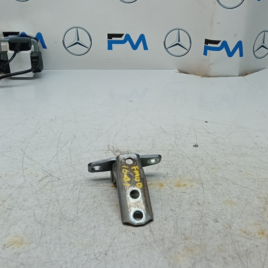 MITSUBISHI OUTLANDER MK3  FRONT DOOR HINGE PANEL E1 A046834 FM001641