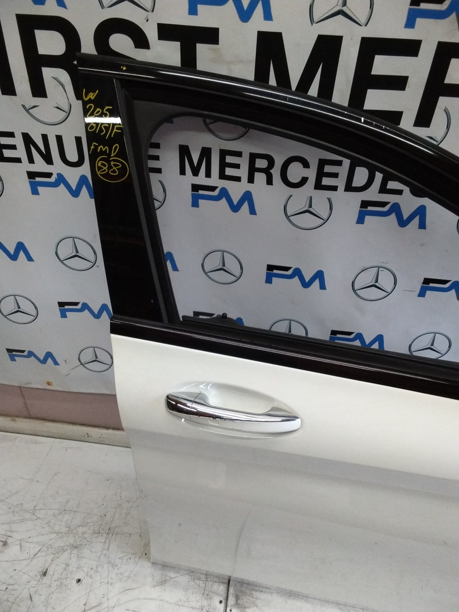 MERCEDES BENZ C-CLASS W205 DRIVER SIDE FRONT DOOR O/S/F COMPLETE WHITE  FMD88