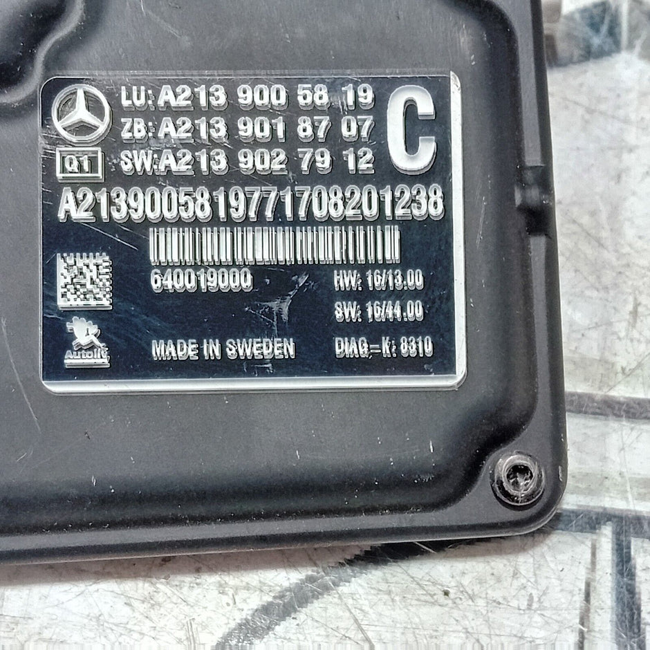 GENUINE MERCEDES BENZ W238 C238 FRONT WINDSHIELD CAMERA A2139005819 / 2139005819