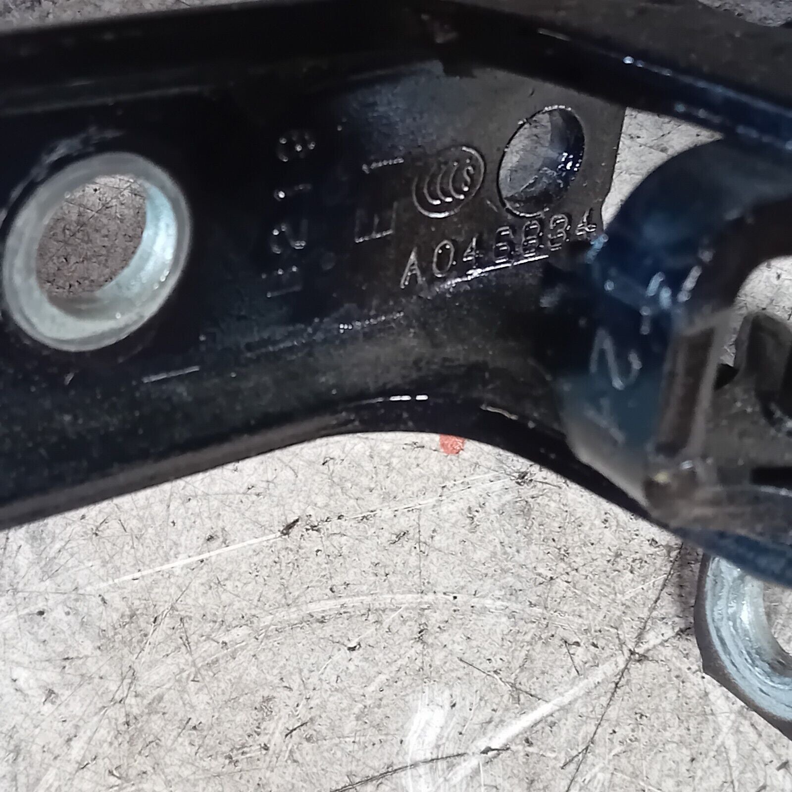 MITSUBISHI OUTLANDER 2014 RIGHT FRONT DOOR LOWER HINGE A046834