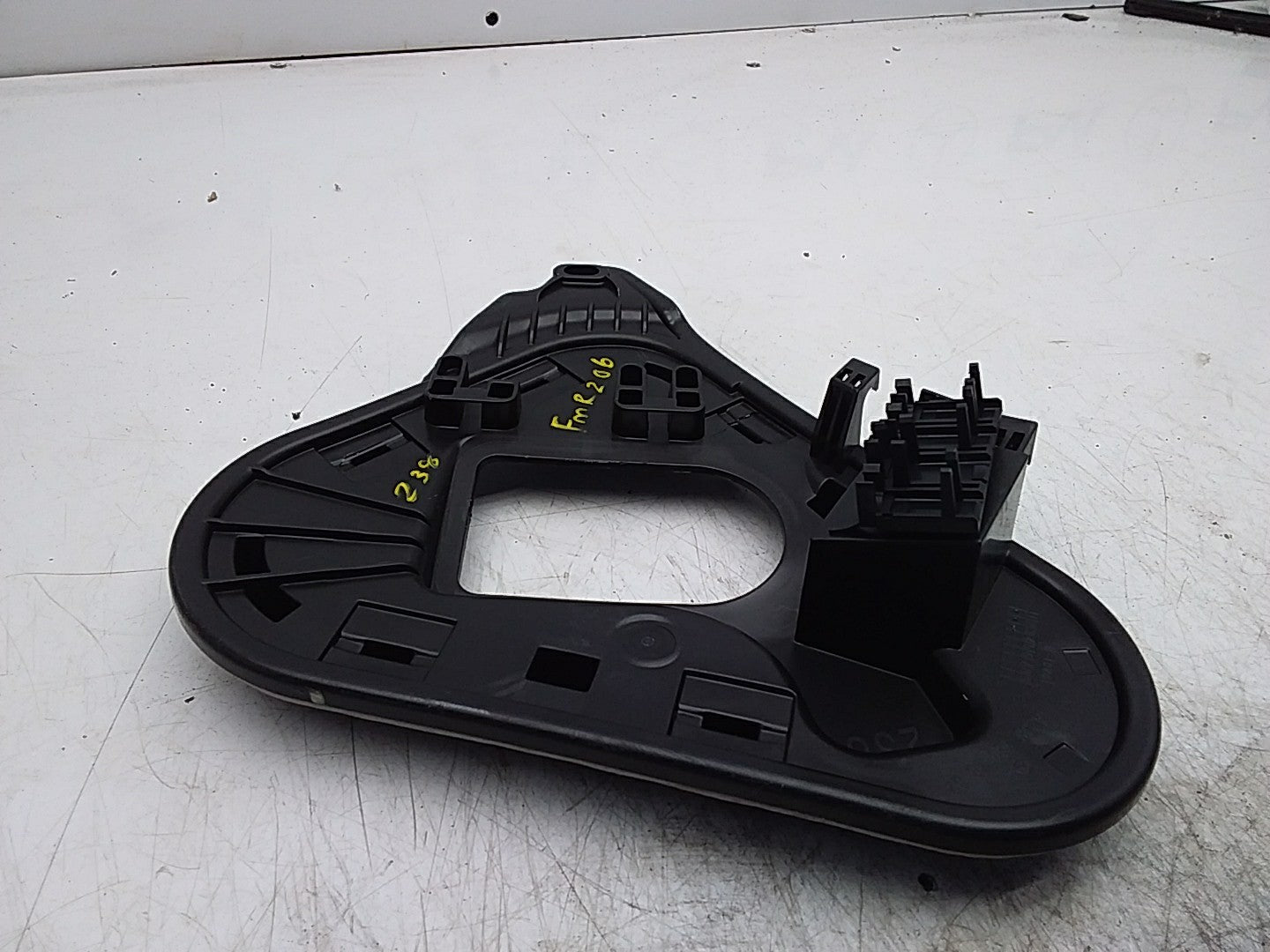 MERCEDES E-CLASS W238 INNER DOOR PANEL COVER FRONT RIGHT A2387205802 FMR206