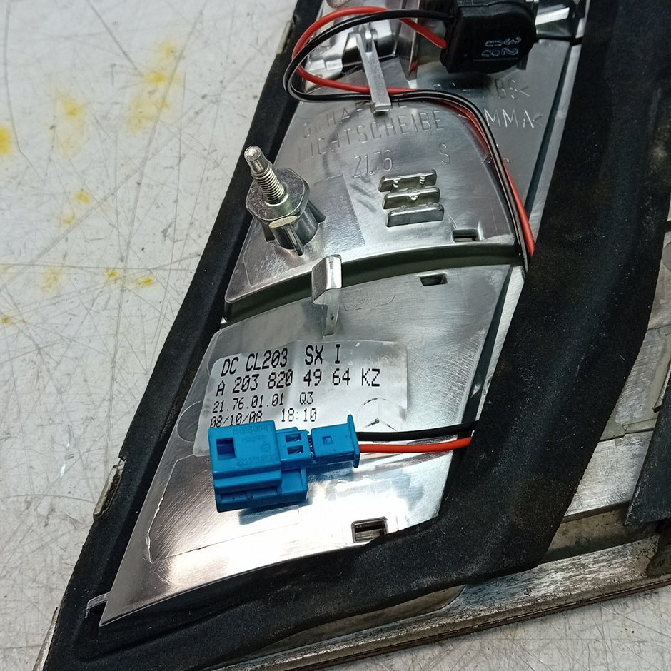 MERCEDES C-CLASS W203 ESTATE PASSENGER LEFT REAR TAIL LIGHT A2038204964 FMT274