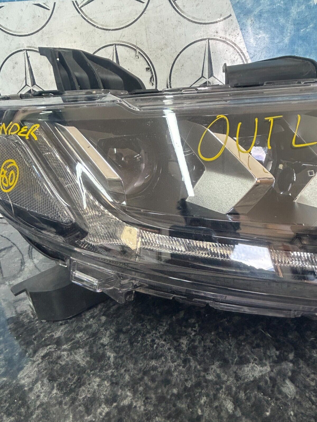 MITSUBISHI OUTLANDER  MK3 HEADLIGHT 2015-2018 RIGHT SIDE FMH80