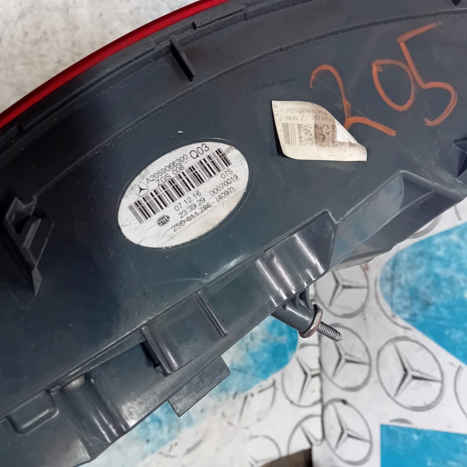 MERCEDES BENZ C-CLASS COUPE W205 PASSENGER SIDE REAR TAIL LIGHT A2059066300