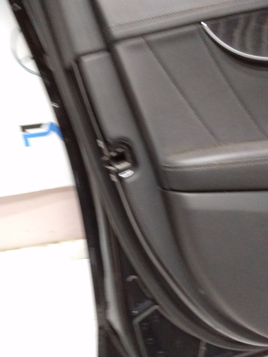 MERCEDES BENZ C-CLASS W205 PASSENGER SIDE FRONT DOOR N/S/F COMPLETE BLACK FMD79