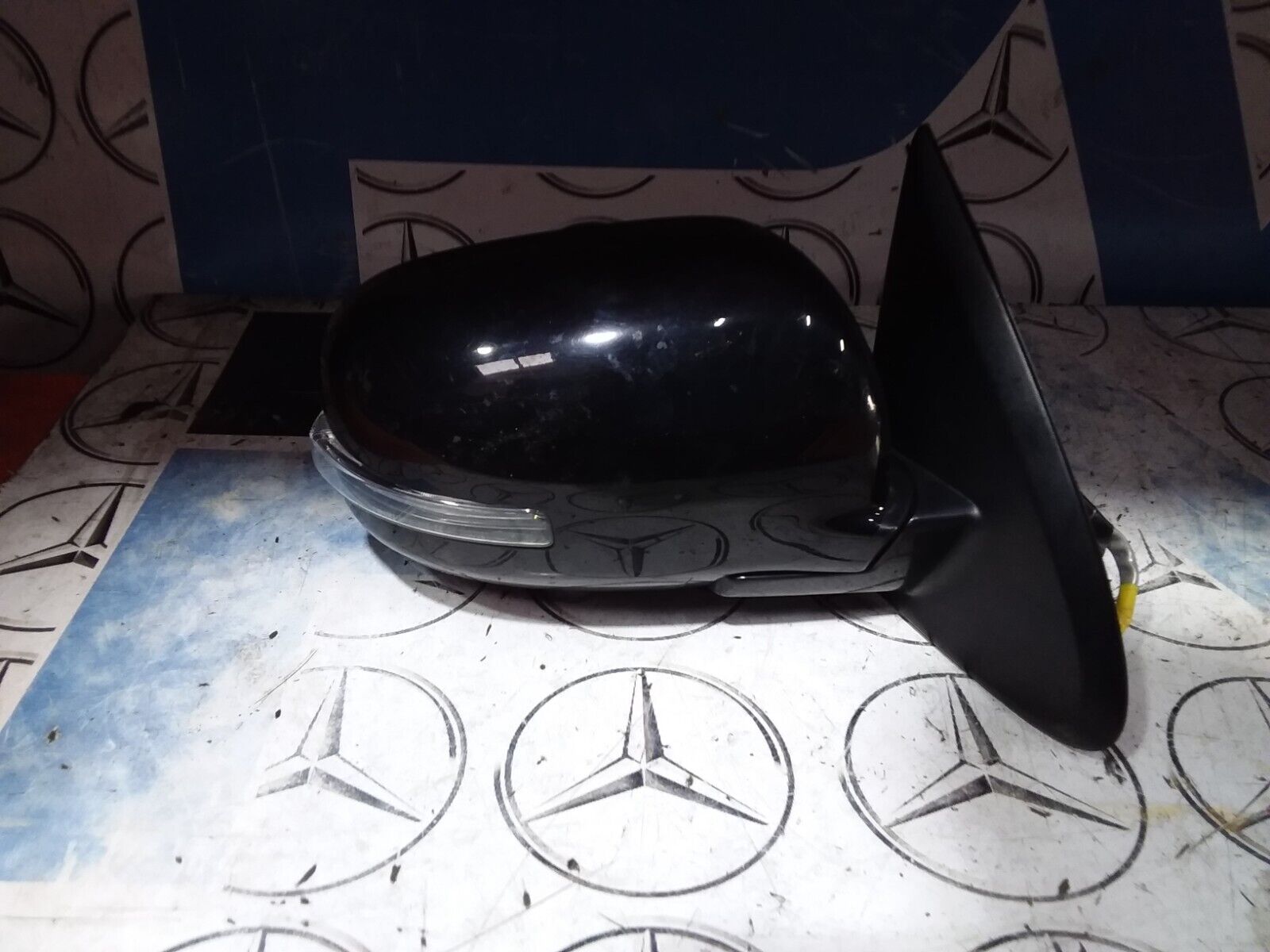 MITSUBISHI OUTLANDER MK2 DRIVER SIDE WING MIRROR WITH INDICATOR POWER FOLD 2012