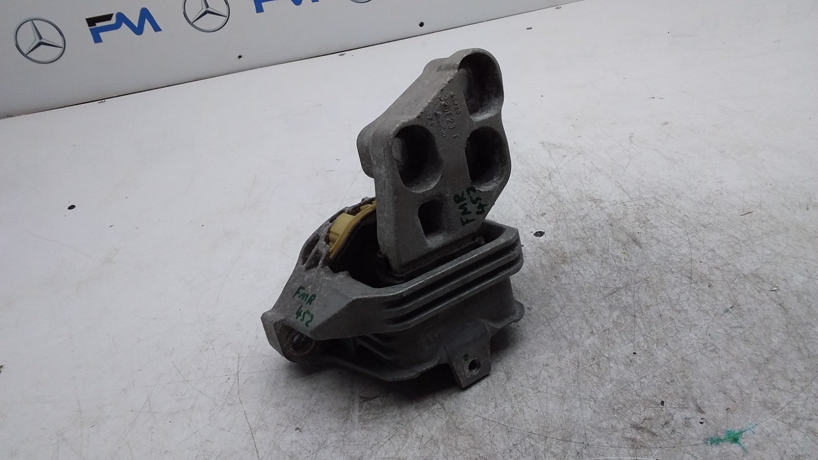 MERCEDES BENZ B-CLASS W246 LEFT ENGINE MOUNT A2462400217 FMR452