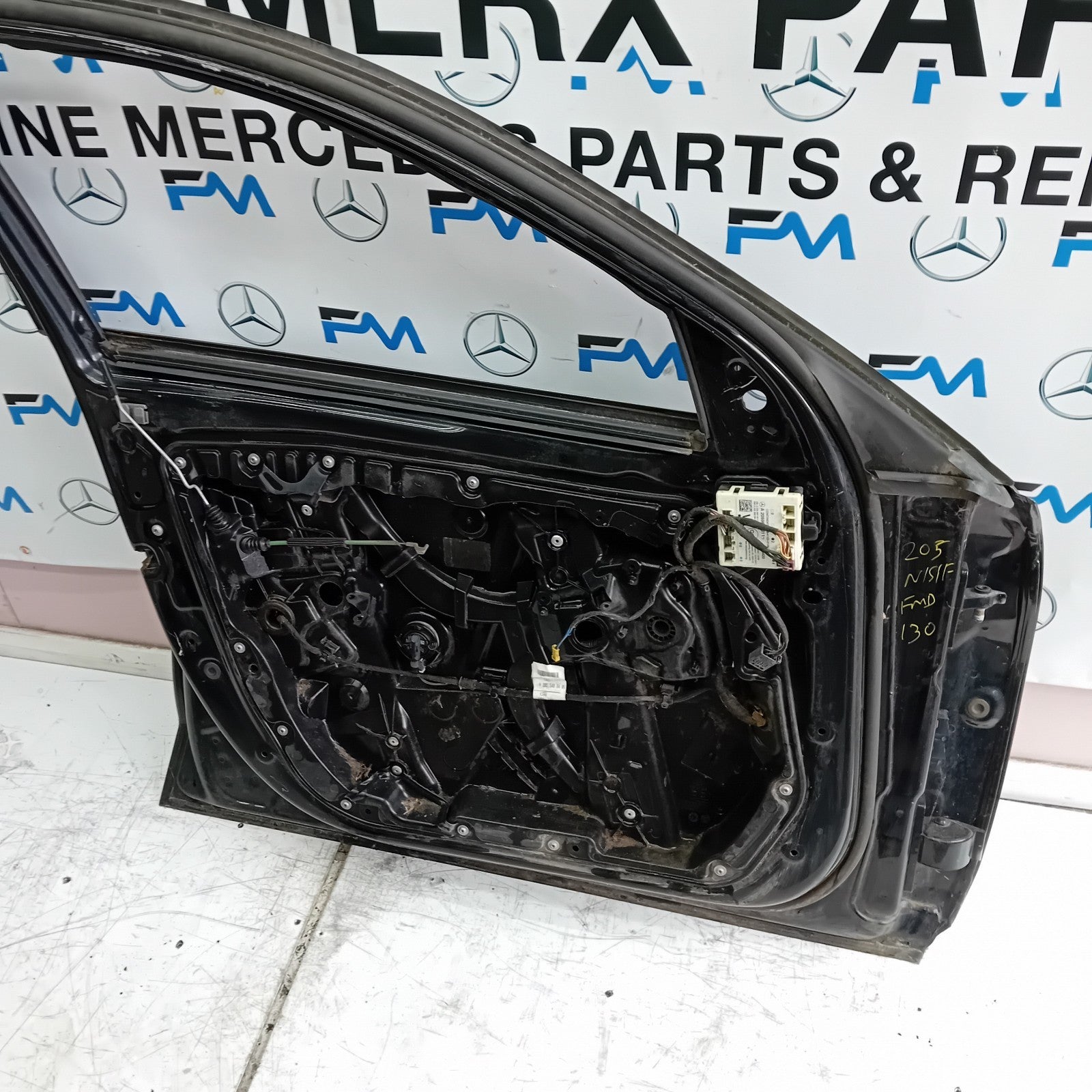 MERCEDES BENZ C-CLASS W205 PASSENGER SIDE FRONT DOOR N/S/F  BLACK FMD130