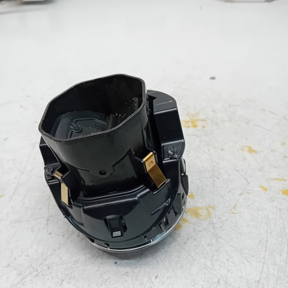 MERCEDES C-CLASS W205 DASHBOARD AIR VENT A2058301100 FM001185