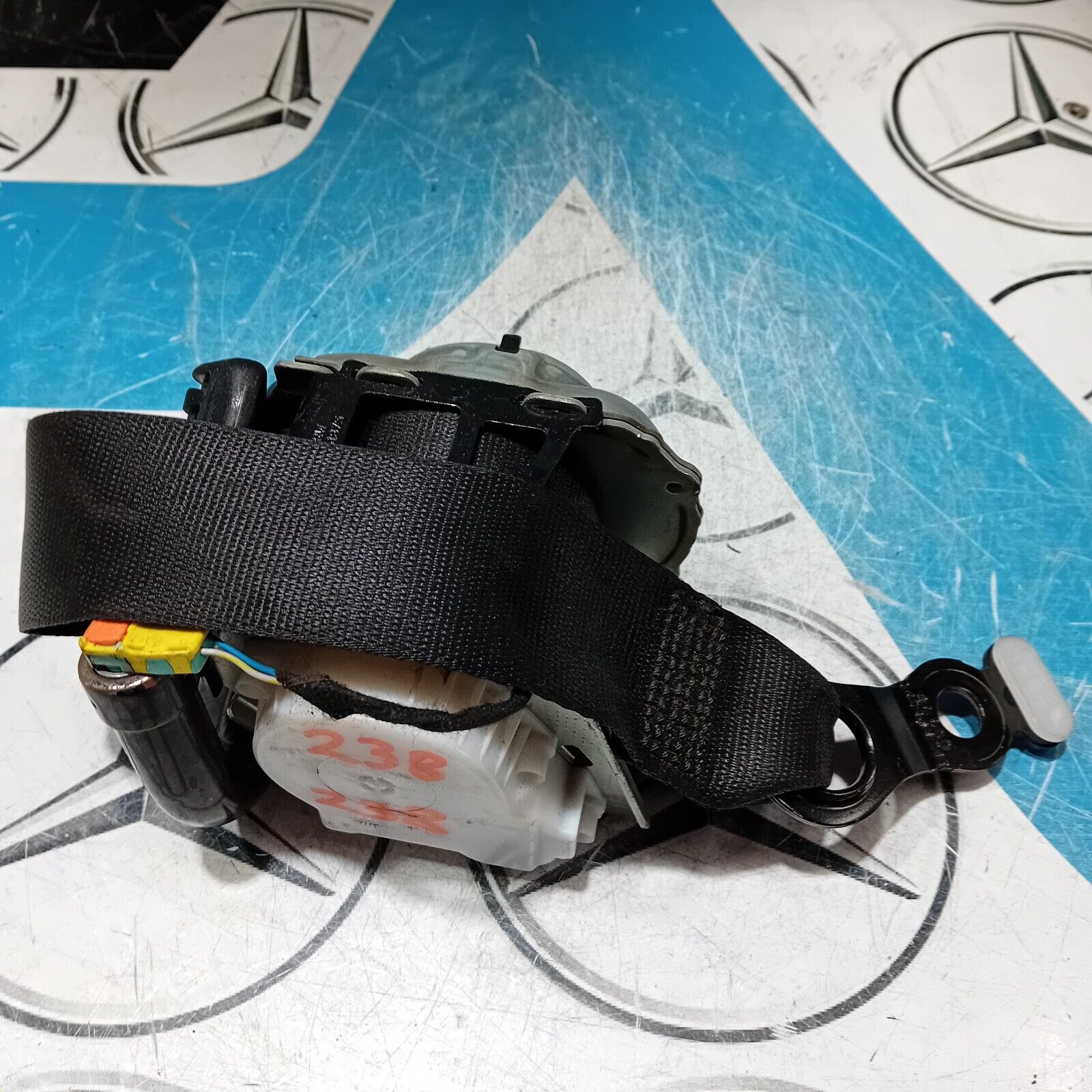 MERCEDES BENZ E CLASS A238 CONVERTIBLE 2017-23 REAR RIGHT SEAT BELT A2388603800